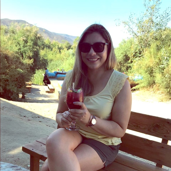 Meet your Posher, Carolina - Picture 1 of 1